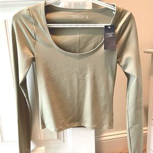 Abercrombie & Fitch seamless long sleeve NWT